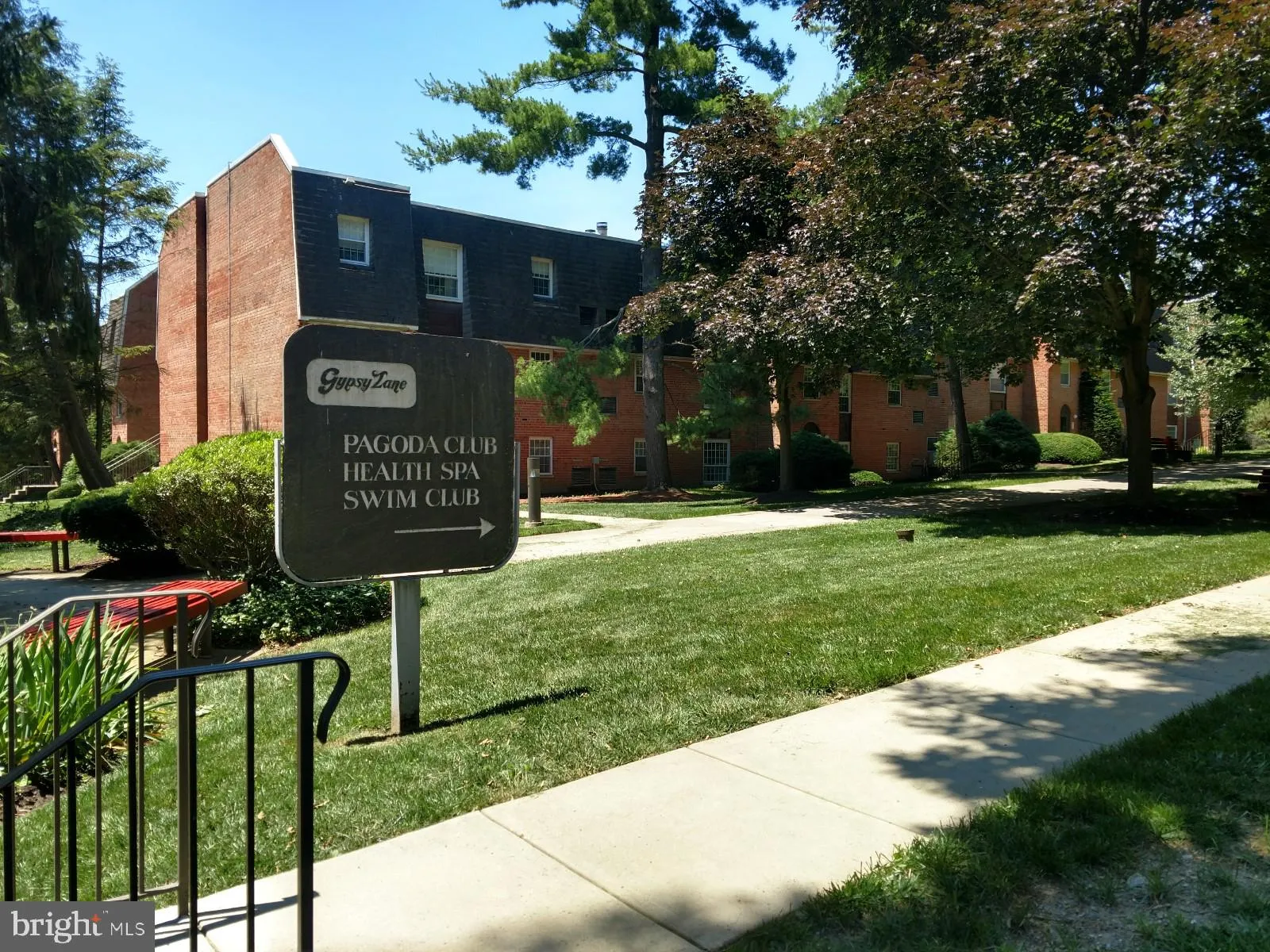 Philadelphia, Pennsylvania 19129, United States, 2 Bedrooms Bedrooms, ,2 BathroomsBathrooms,Residential,Pending,113446