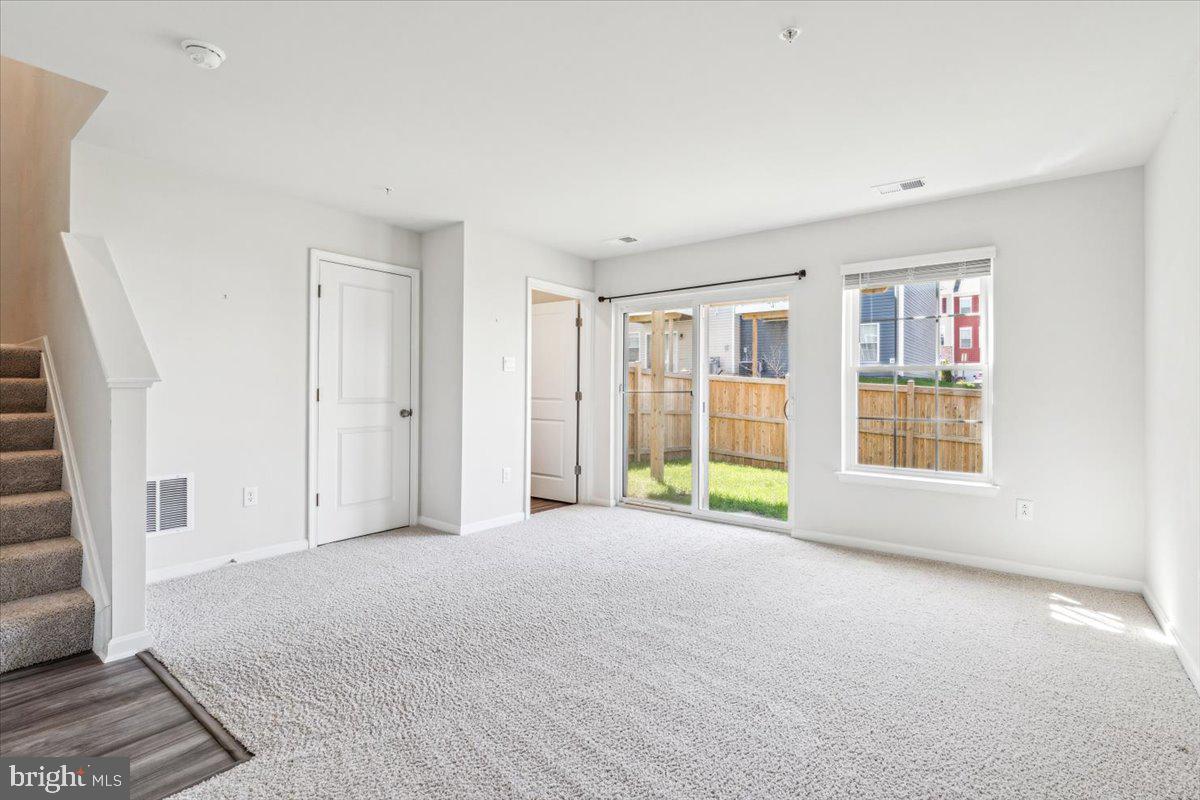 THE PRESERVE AT TUSCARORA - Residential Lease