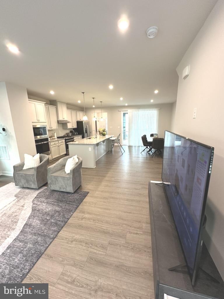 319 E COCHRAN STREET