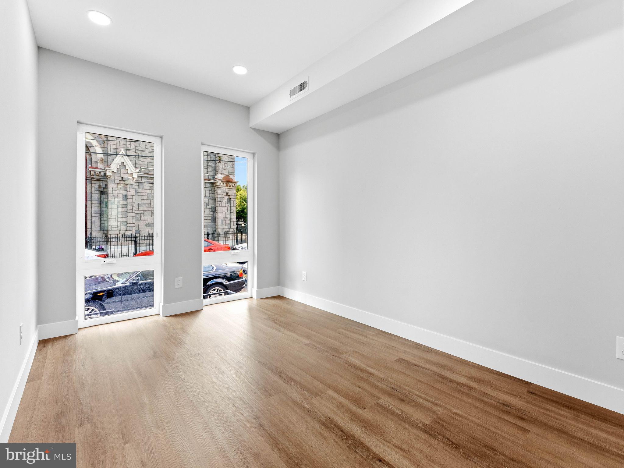 861 N 15TH STREET