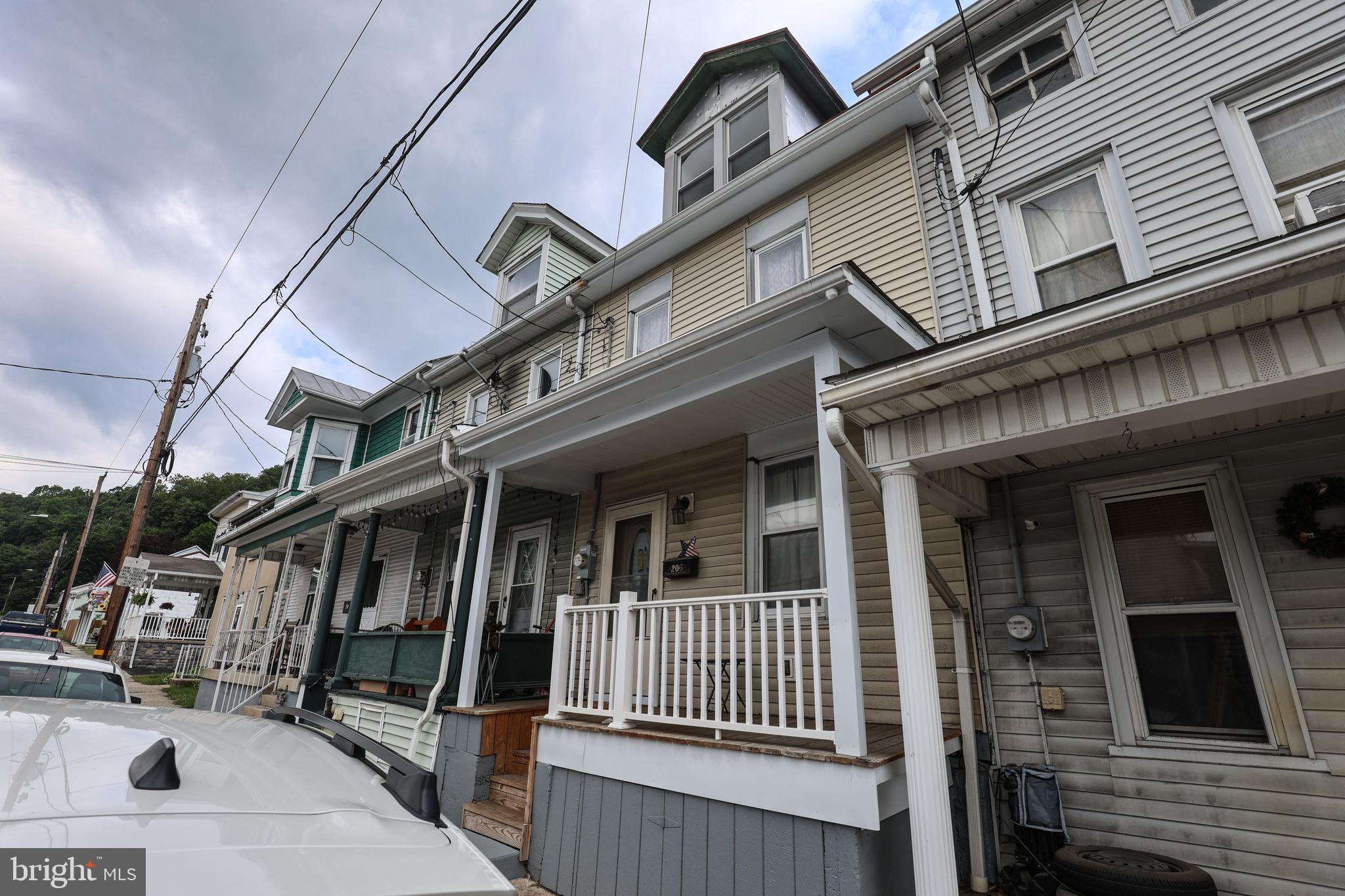 206 W MAIN STREET