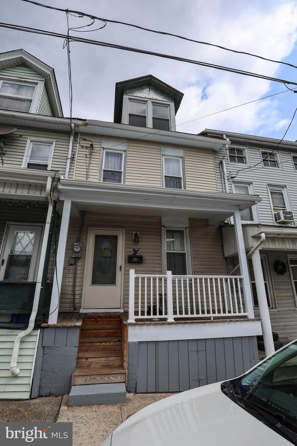 206 W MAIN STREET