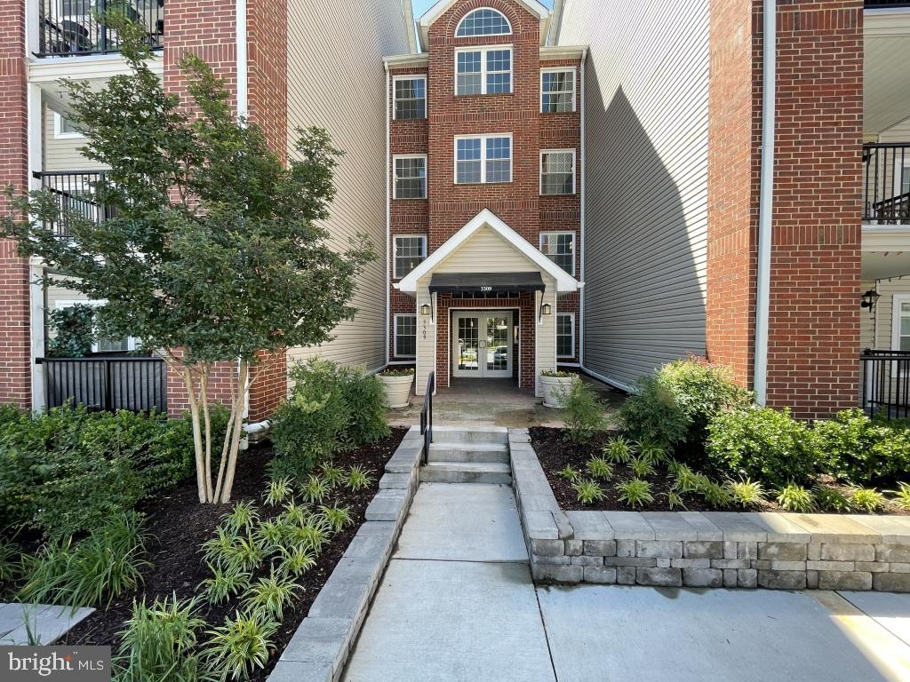 POINTE AT PARK CENTER - Residential Lease