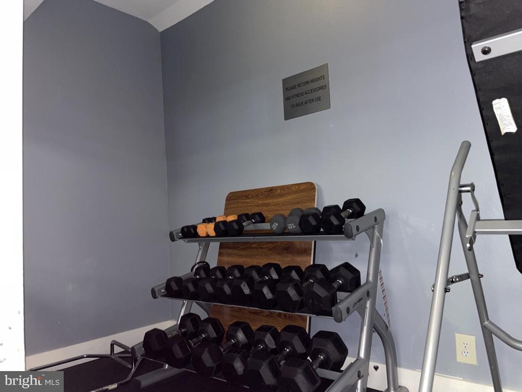 POINTE AT PARK CENTER - Residential Lease