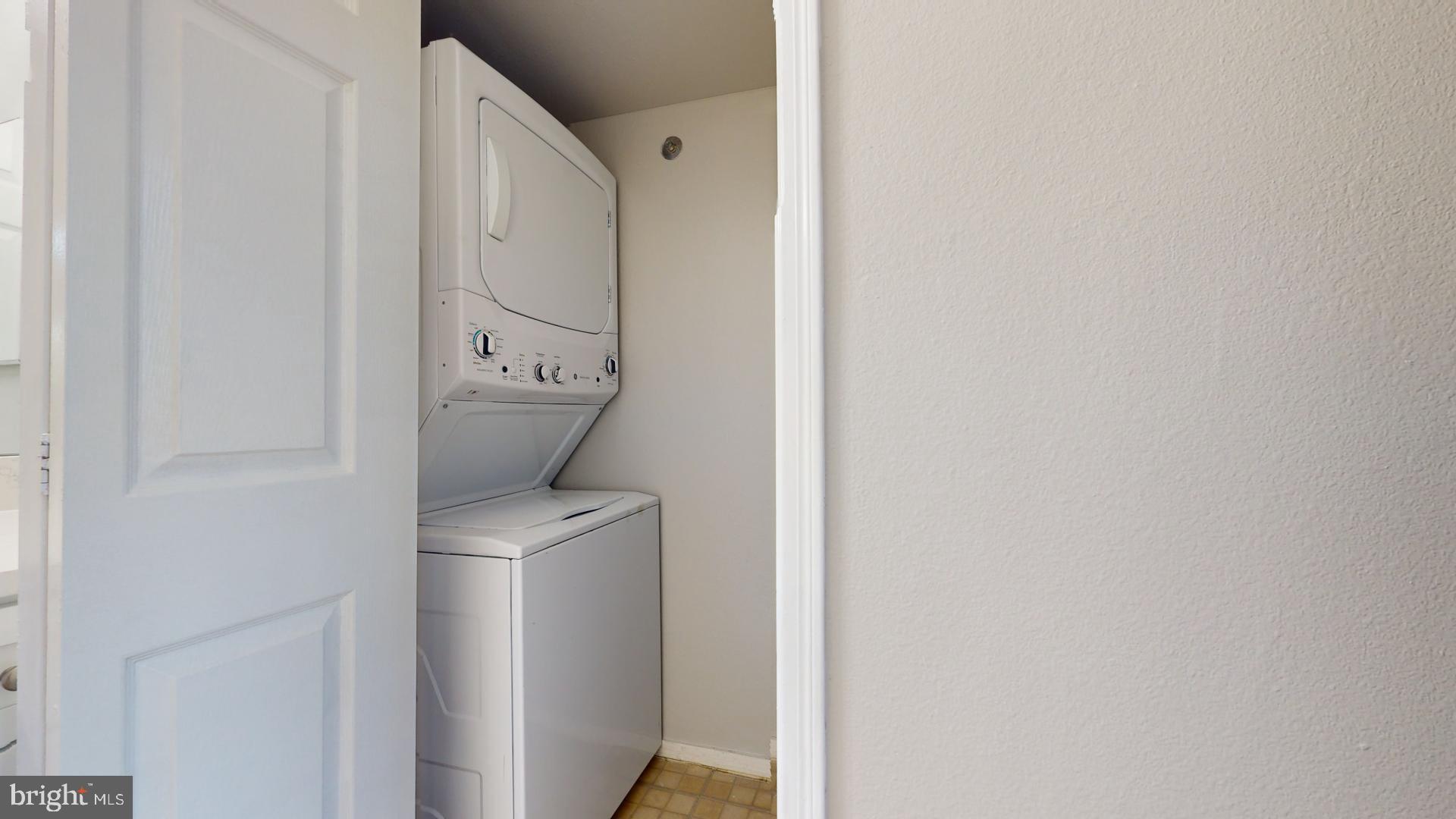 POINTE AT PARK CENTER - Residential Lease