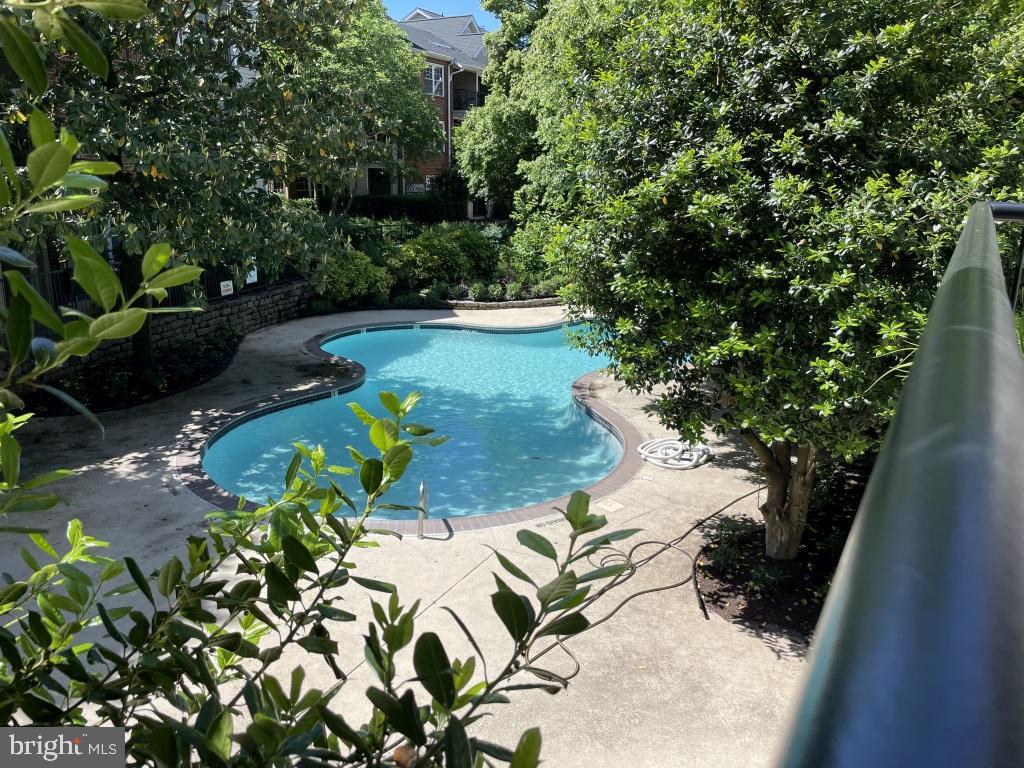 POINTE AT PARK CENTER - Residential Lease