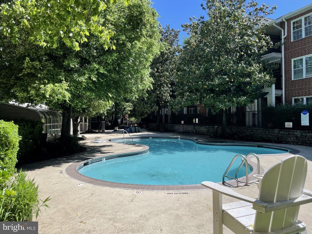 POINTE AT PARK CENTER - Residential Lease