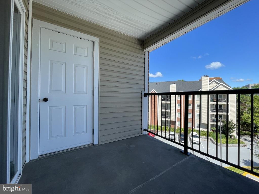 POINTE AT PARK CENTER - Residential Lease