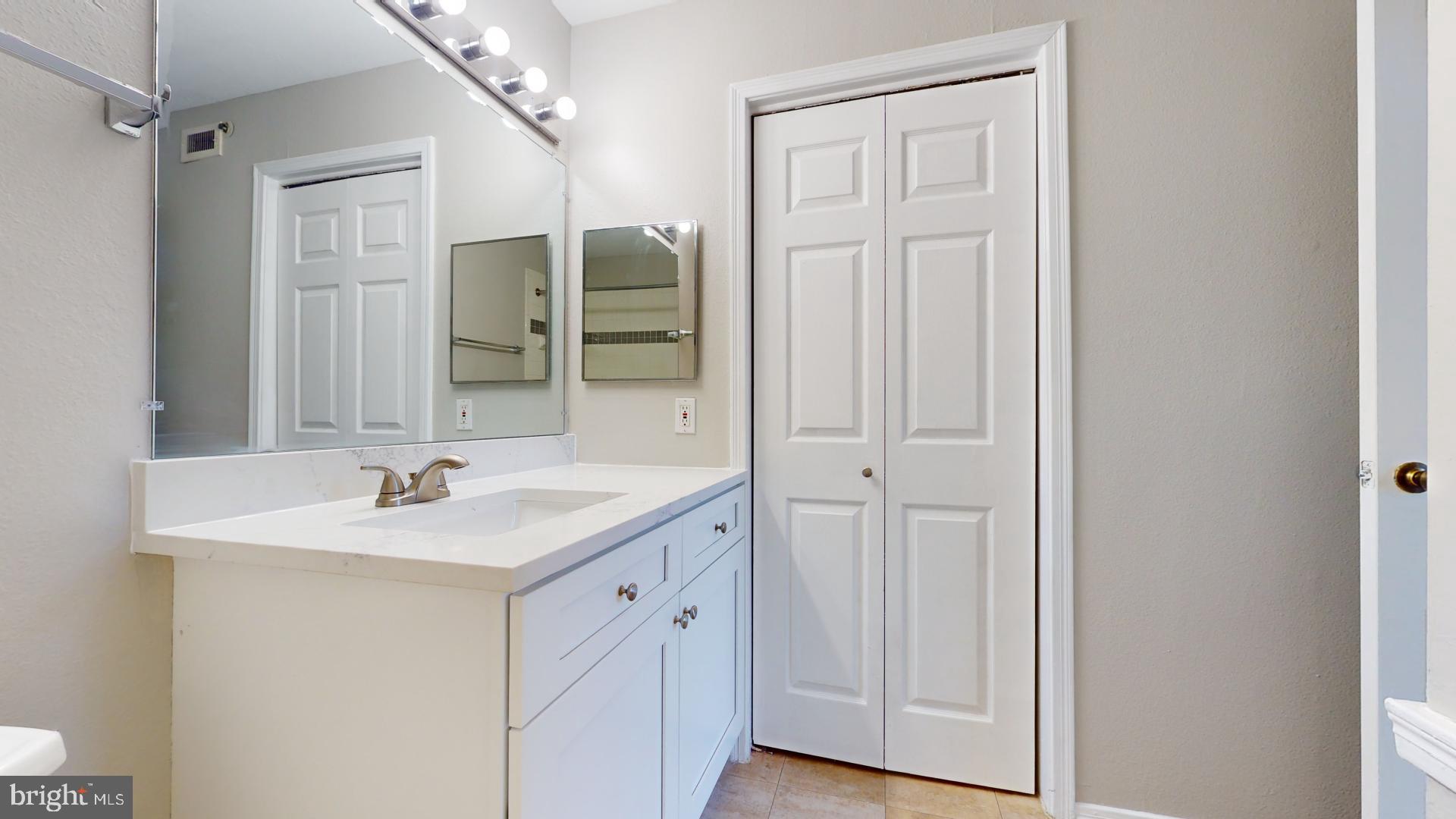 POINTE AT PARK CENTER - Residential Lease