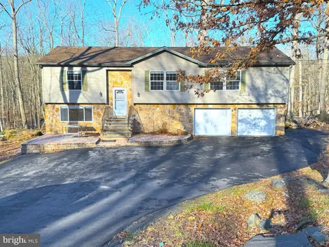 6486 Decker Drive, Bushkill, PA MLS: PAPI2000586