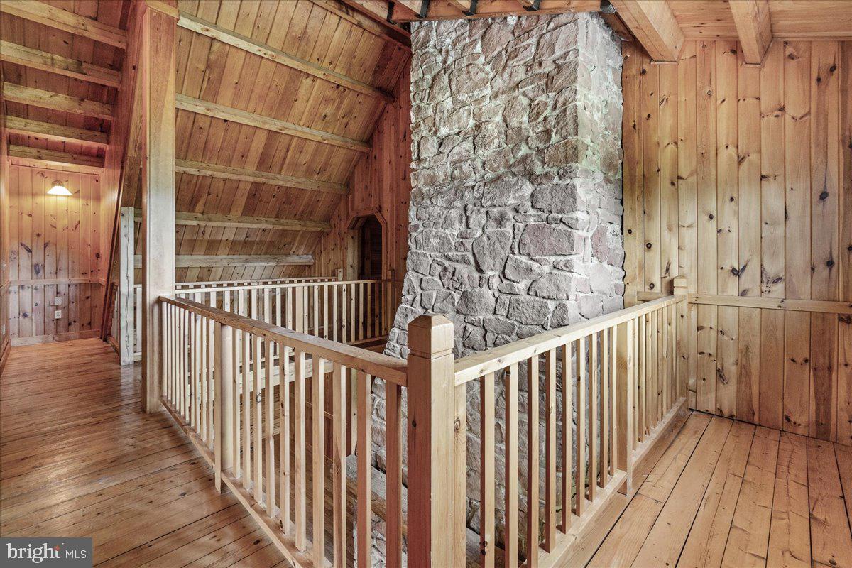 POOLESVILLE OUTSIDE - Residential