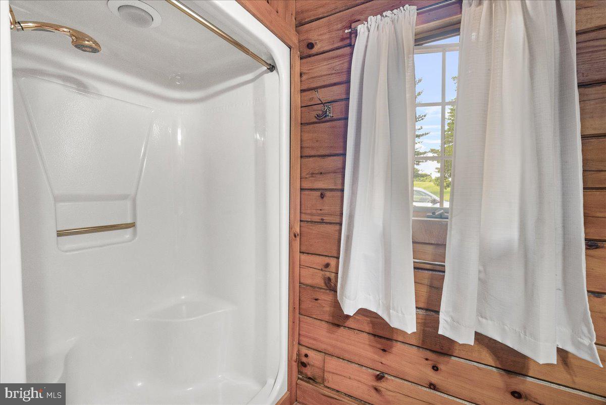 POOLESVILLE OUTSIDE - Residential