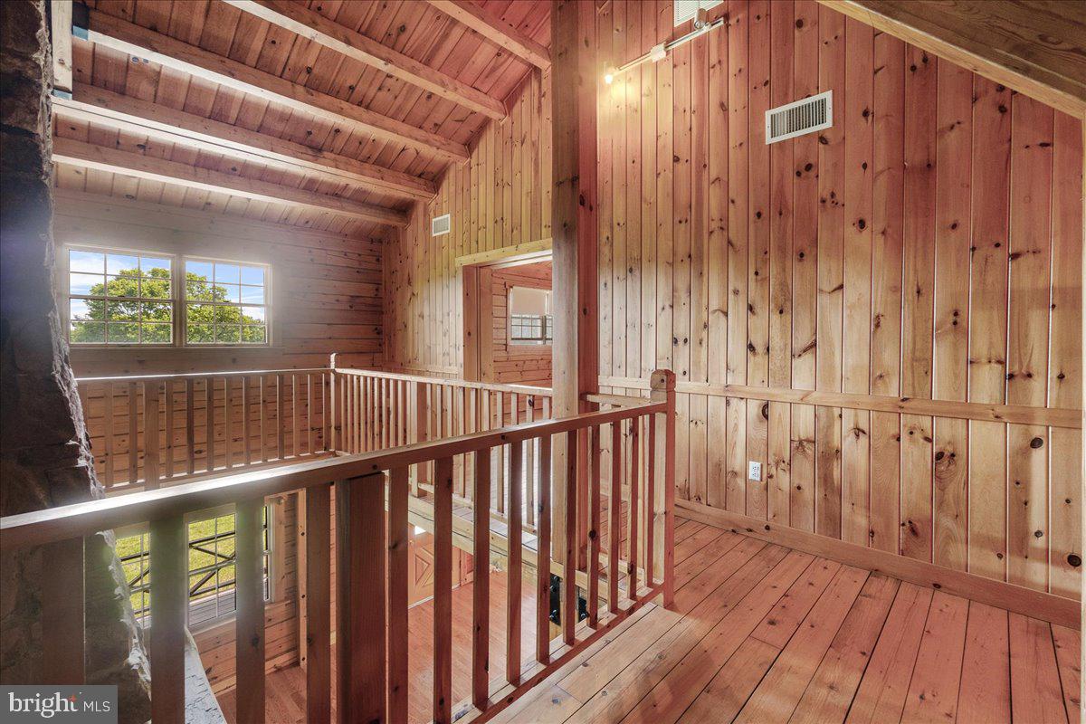 POOLESVILLE OUTSIDE - Residential