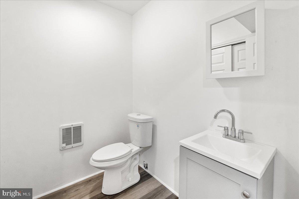 POOLESVILLE OUTSIDE - Residential