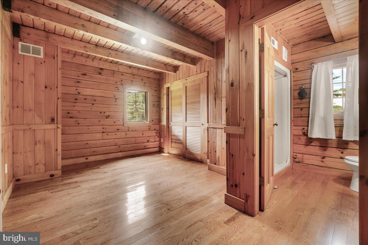 POOLESVILLE OUTSIDE - Residential