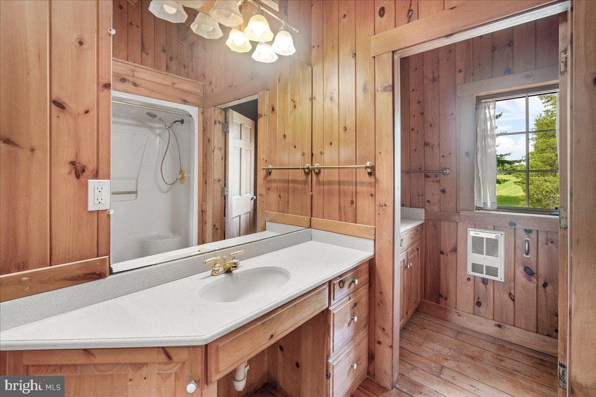 POOLESVILLE OUTSIDE - Residential