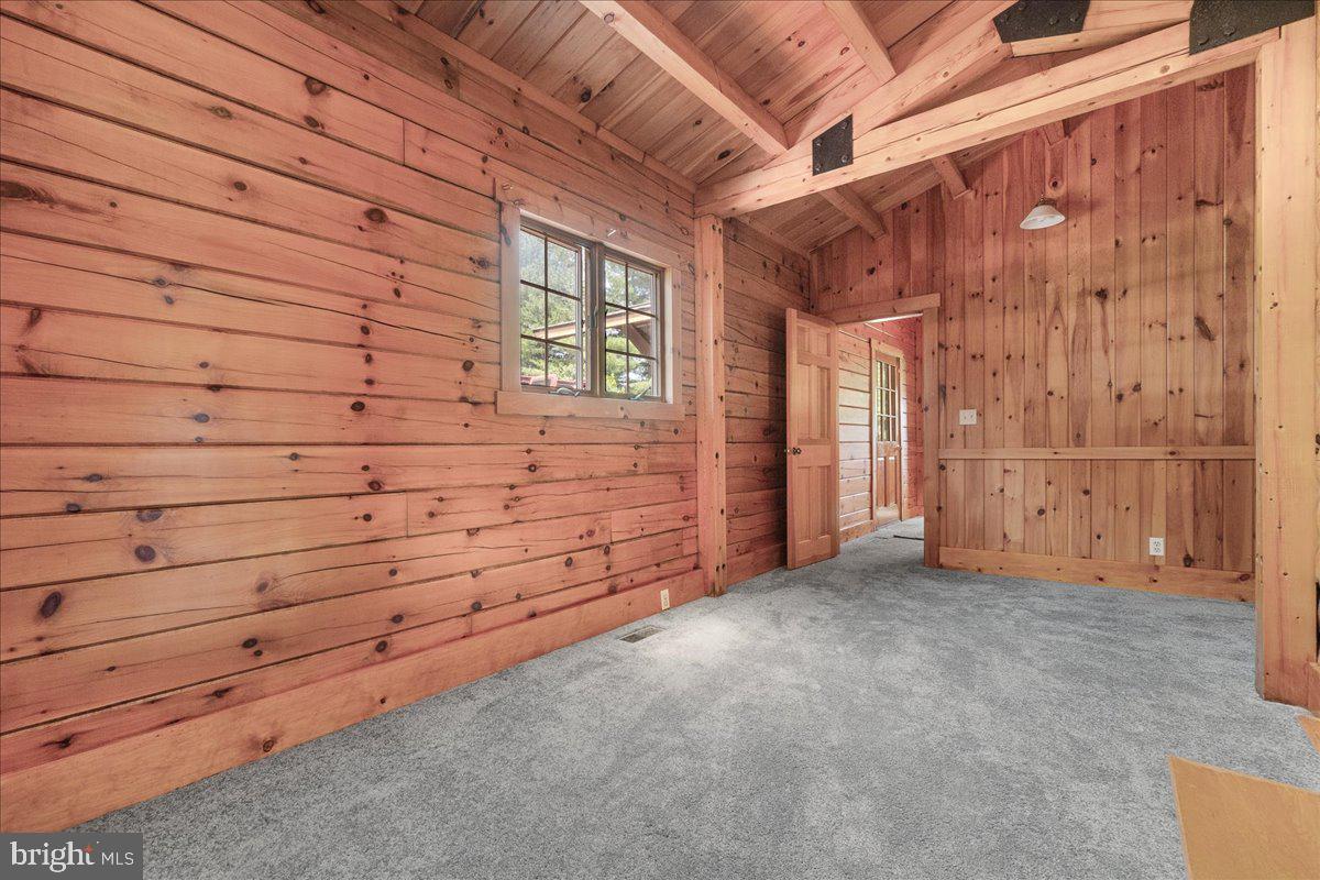 POOLESVILLE OUTSIDE - Residential