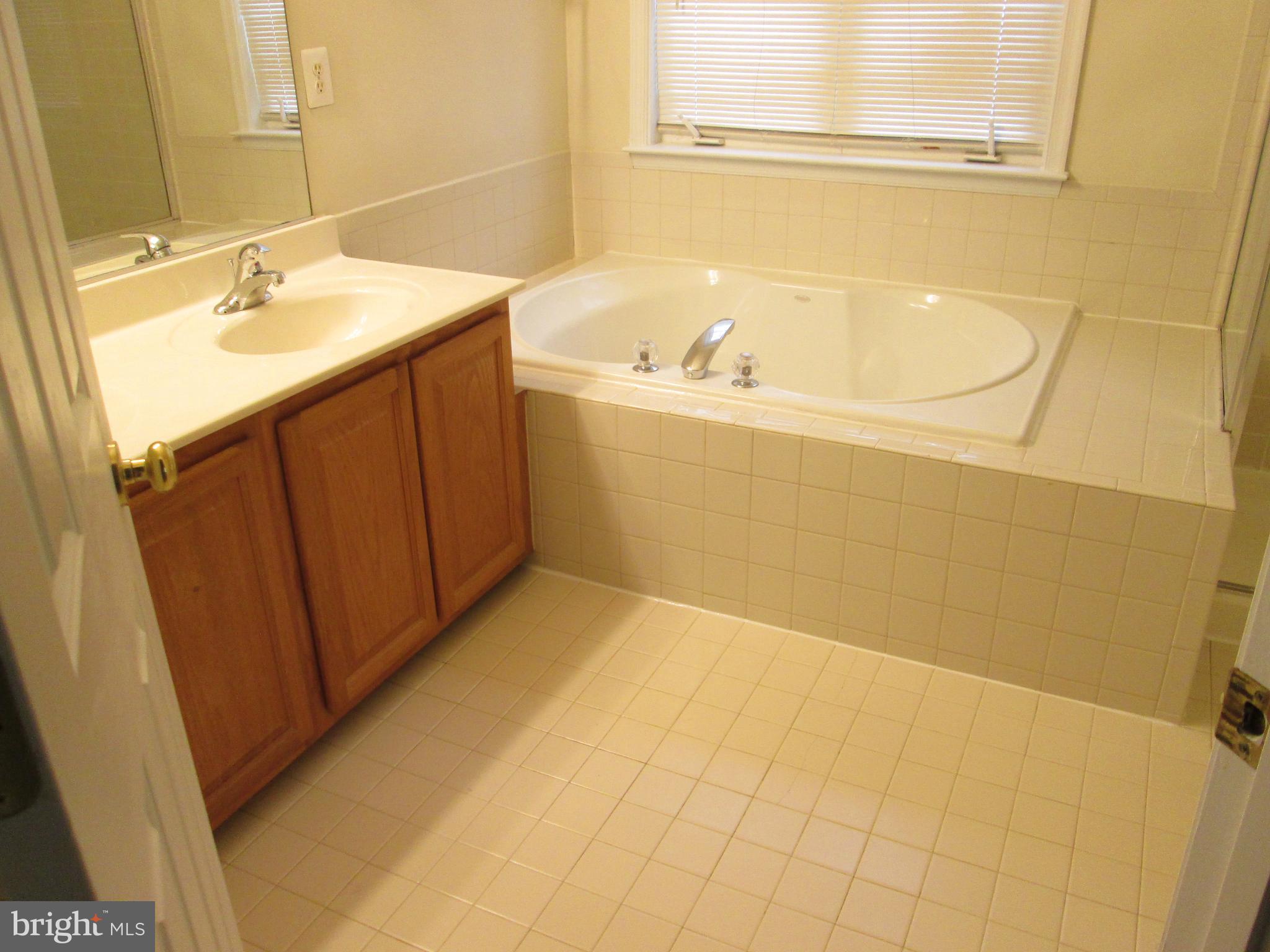 CROFTON FARMS - Residential Lease