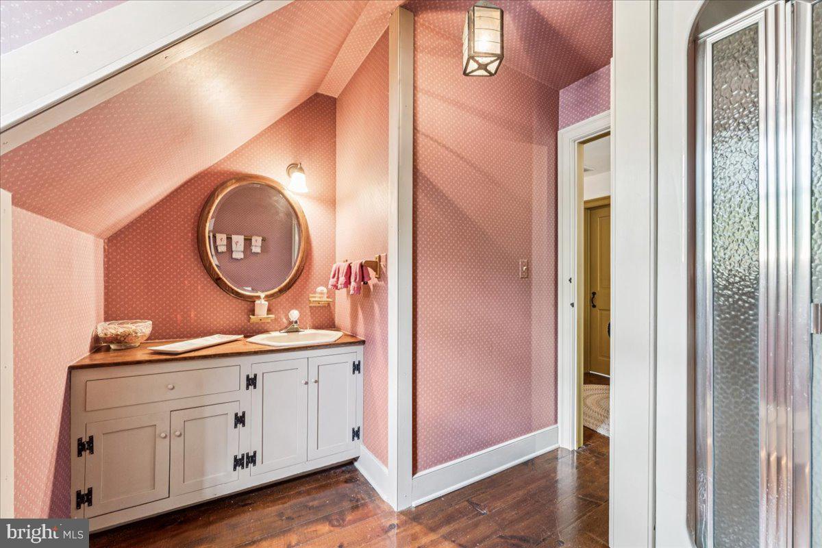 BROADVIEW ESTATES - Residential