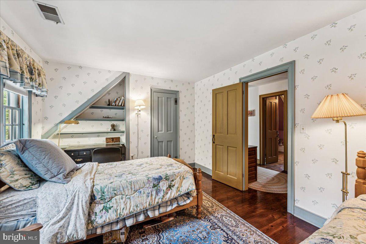 BROADVIEW ESTATES - Residential