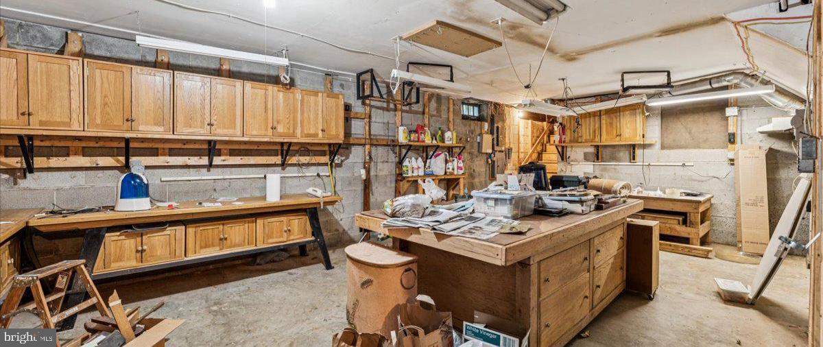 BROADVIEW ESTATES - Residential