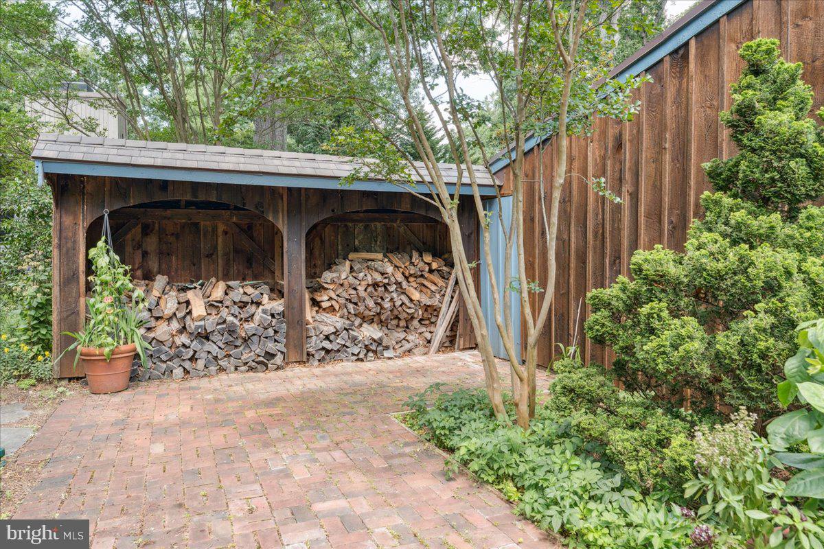 BROADVIEW ESTATES - Residential