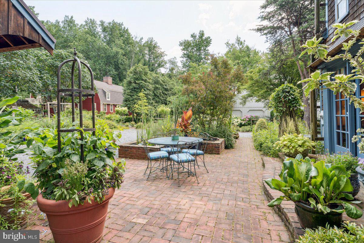 BROADVIEW ESTATES - Residential