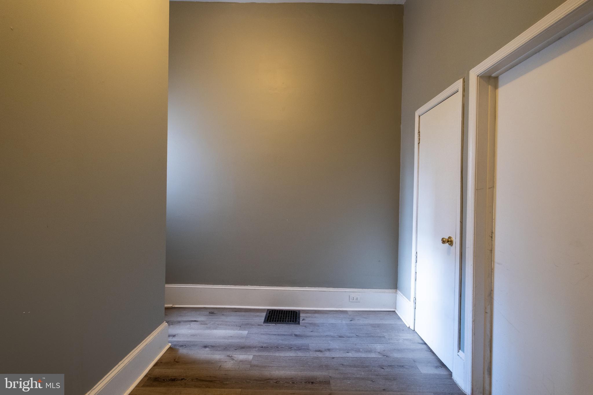 FAIRMOUNT - Residential Lease