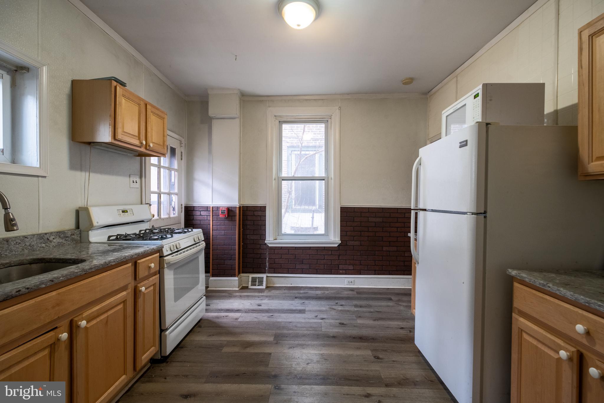 FAIRMOUNT - Residential Lease