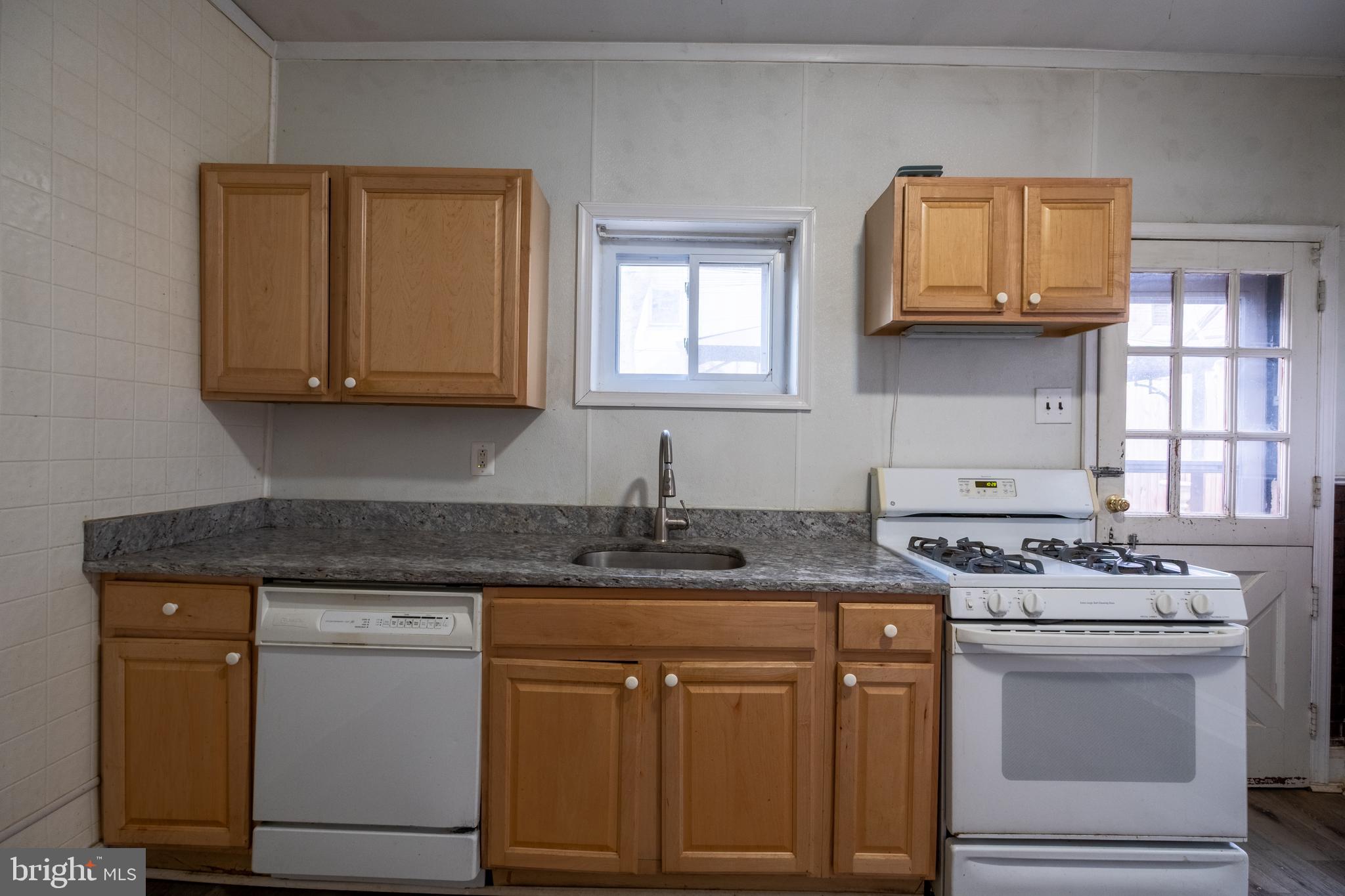 FAIRMOUNT - Residential Lease