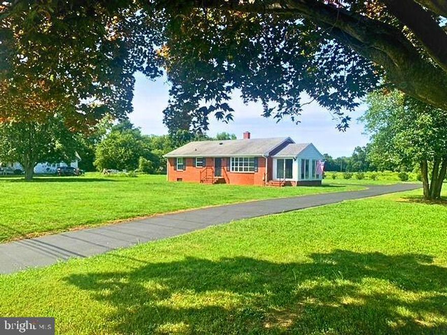 This exceptional commercial space is located in the high-traffic area of Queen Anne's County, just over the Chester River Bridge. Zoned suburban commercial, the 1,300-square-foot building features three bedrooms and one bath, situated on a 0.74-acre lot. The freshly resealed driveway can accommodate six or vehicles, with the potential for further parking lot expansion. Positioned on Rt 213, the property enjoys visibility to over 13,000 vehicles daily, as reported by the Maryland State Highway Administration. The building boasts two front entries and an additional rear entry. While currently set up as a single-family home, it can be easily converted into office spaces. The property’s prime location offers excellent visibility and easy access to major roads, presenting endless opportunities. Enjoy the ample parking and the vibrant community surrounding this versatile space.