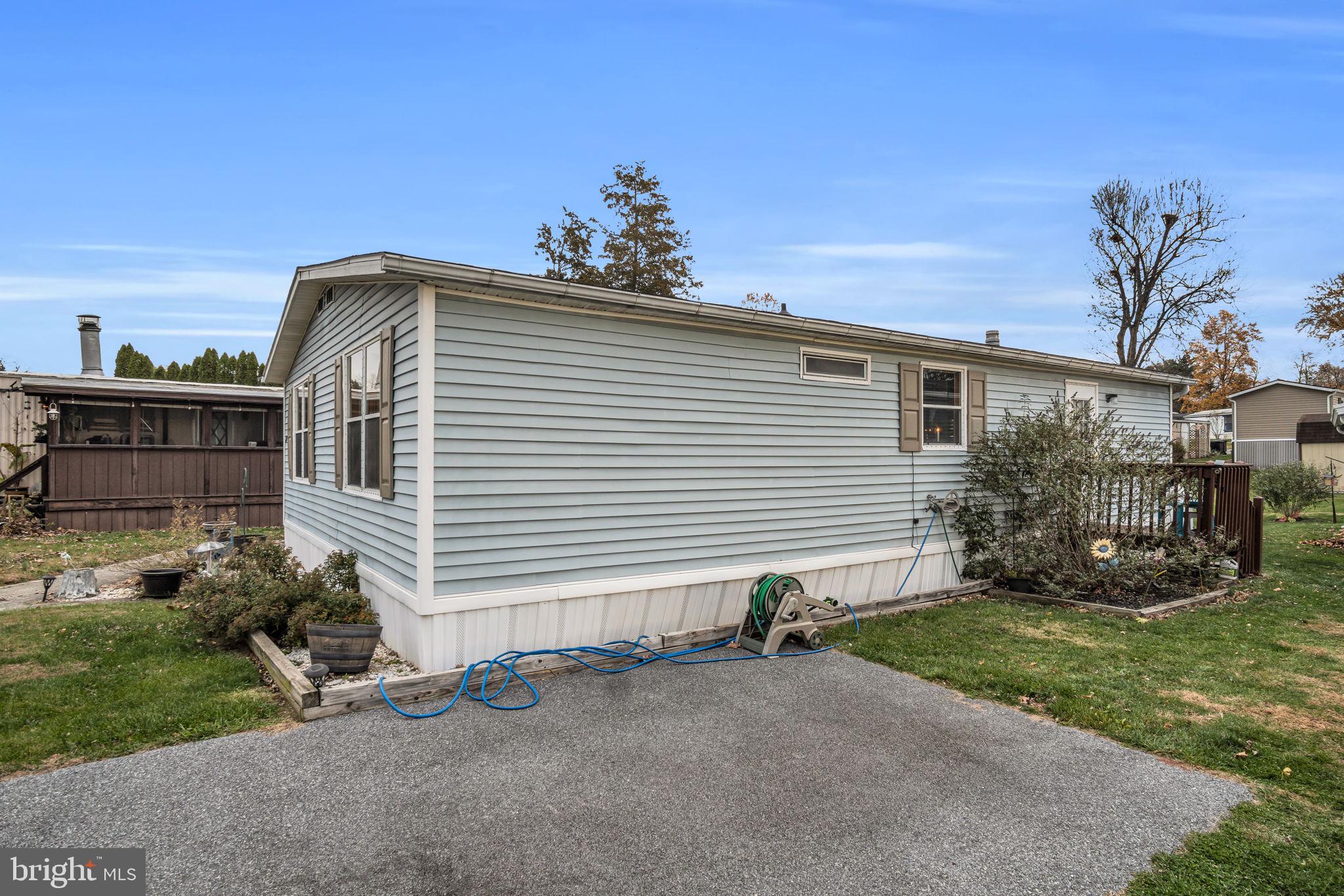 84 BUTTONWOOD DRIVE