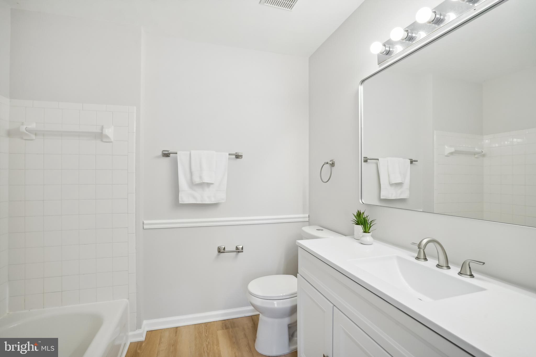 JAPONICA - Residential Lease