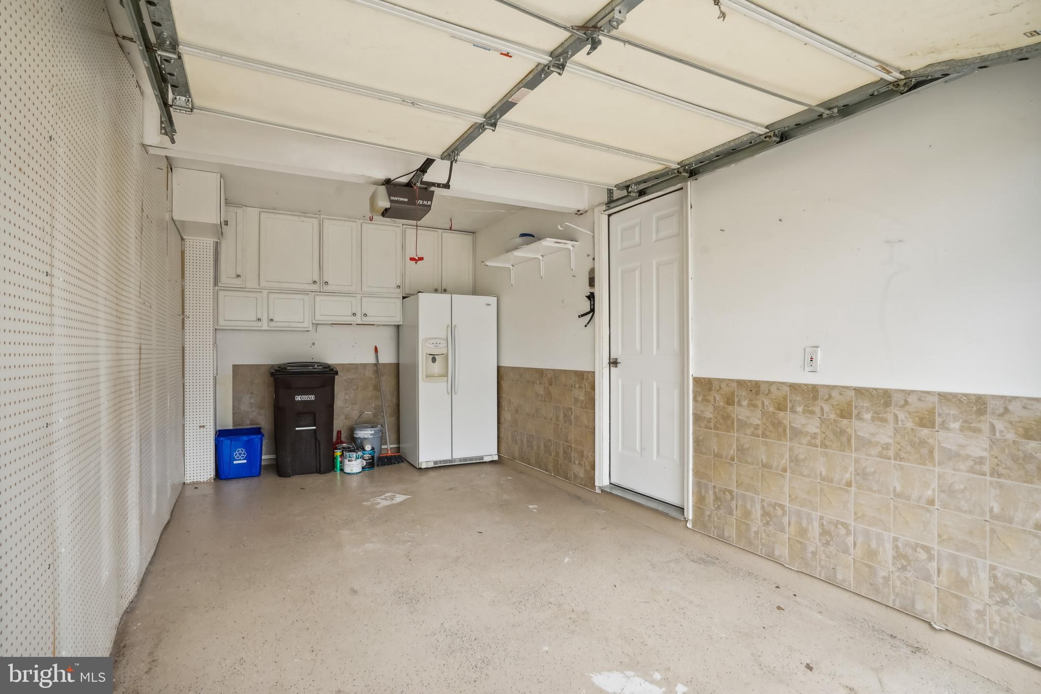 JAPONICA - Residential Lease