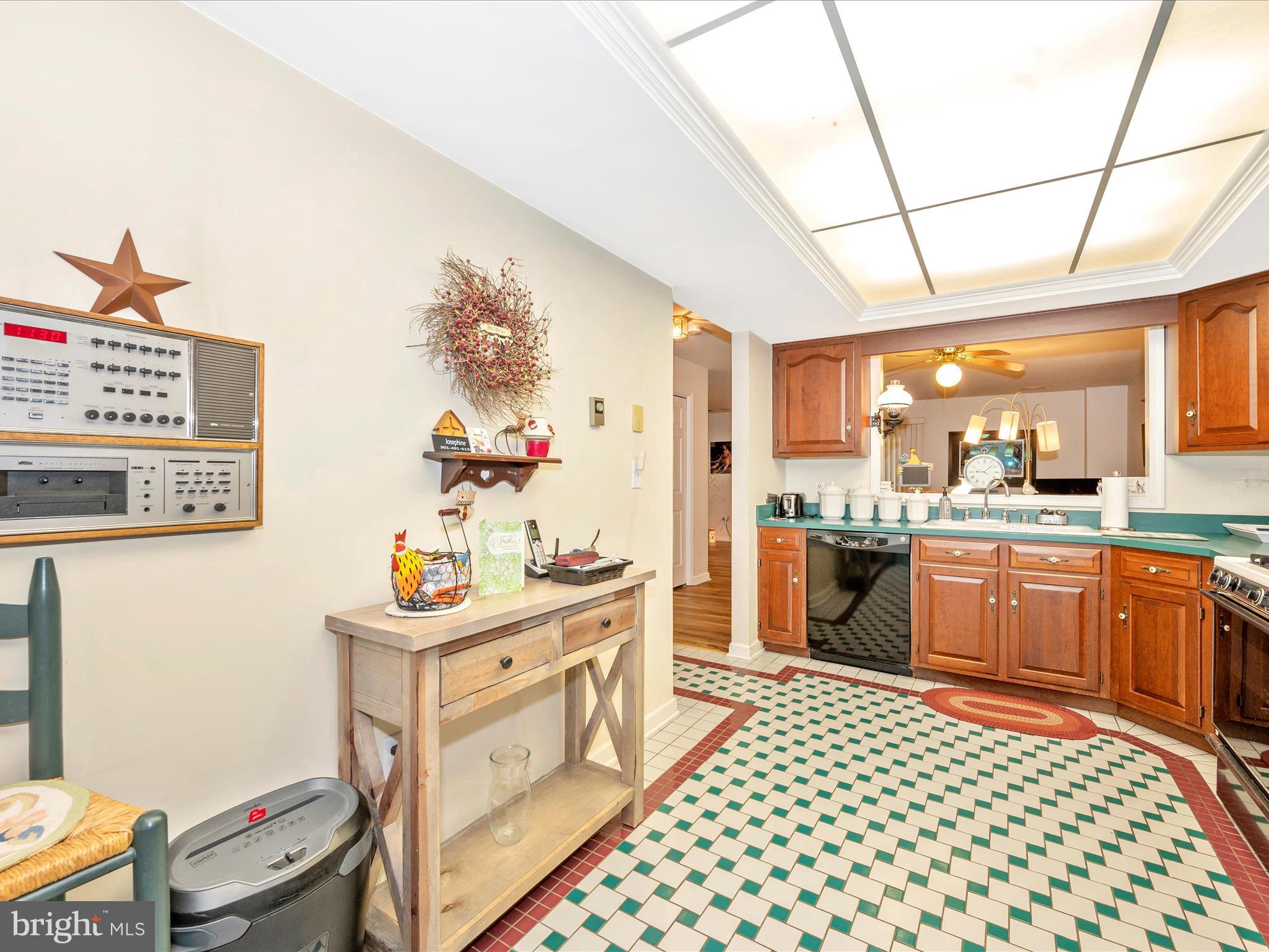 NORTH GATE TOWNE HOMES - Residential