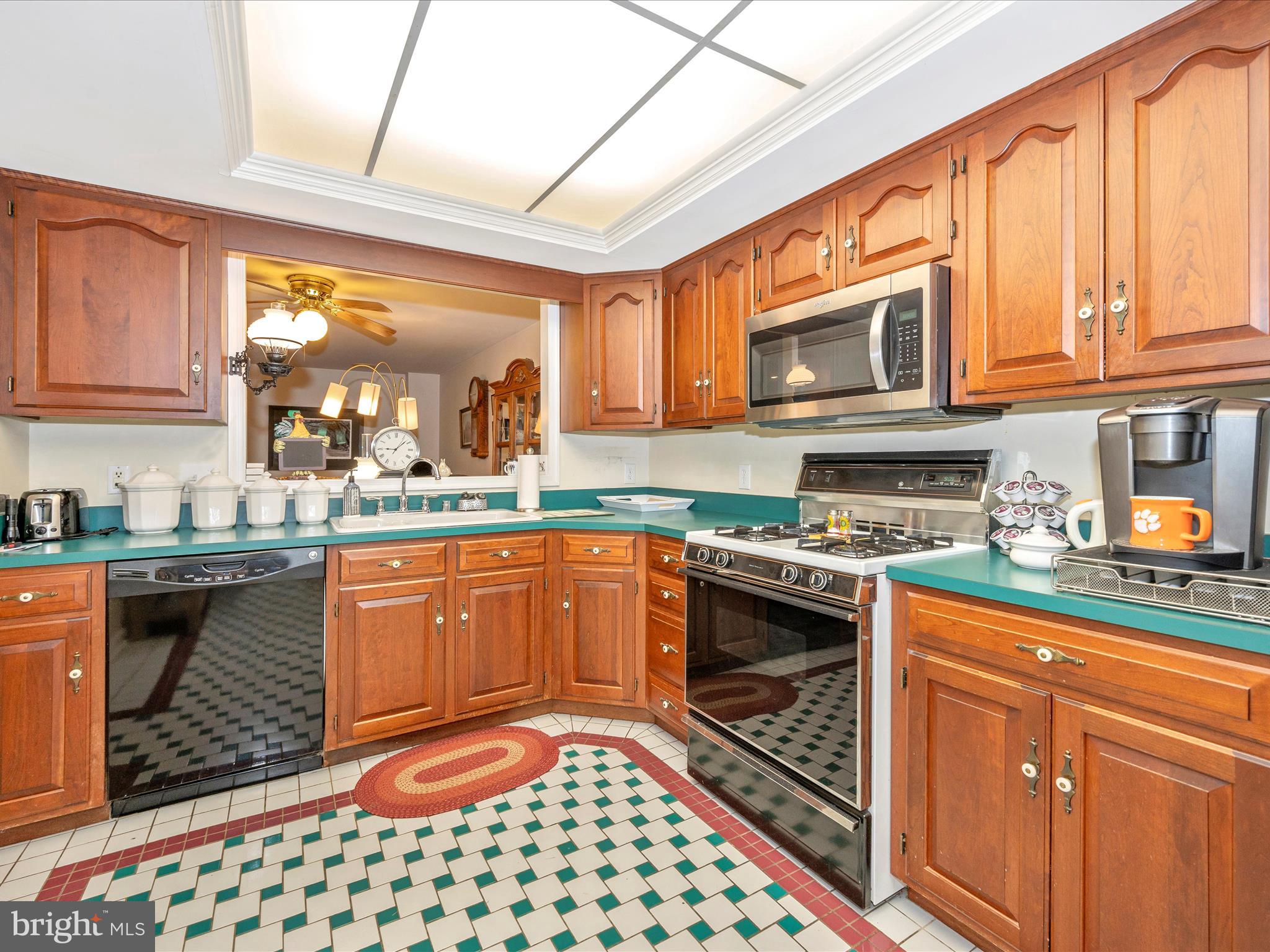 NORTH GATE TOWNE HOMES - Residential