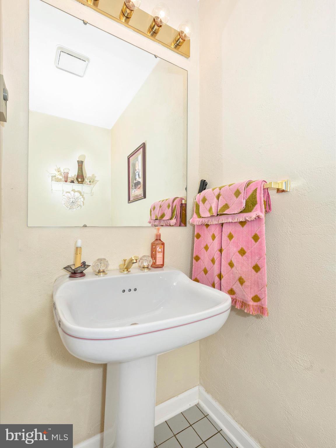 NORTH GATE TOWNE HOMES - Residential