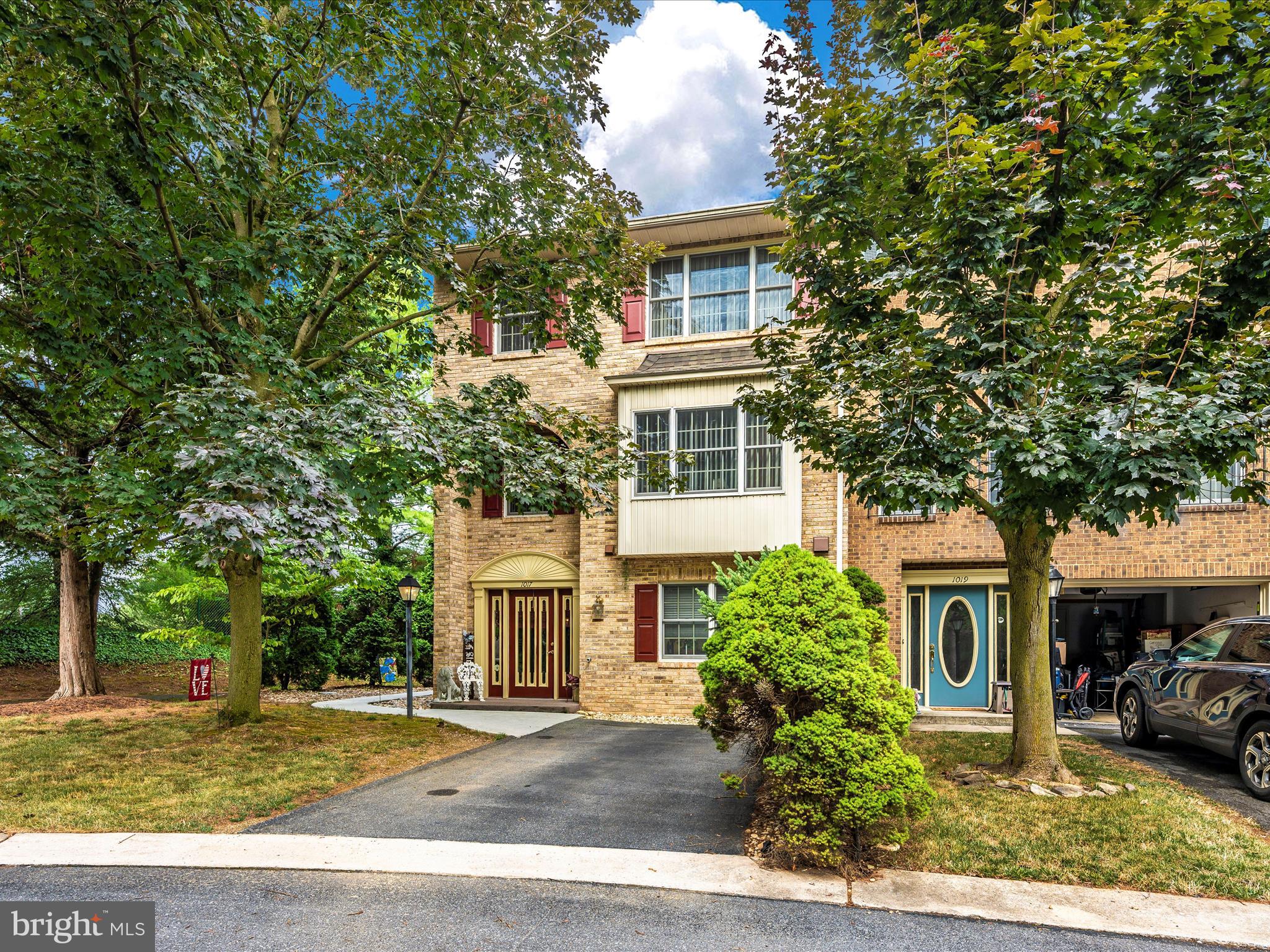 NORTH GATE TOWNE HOMES - Residential