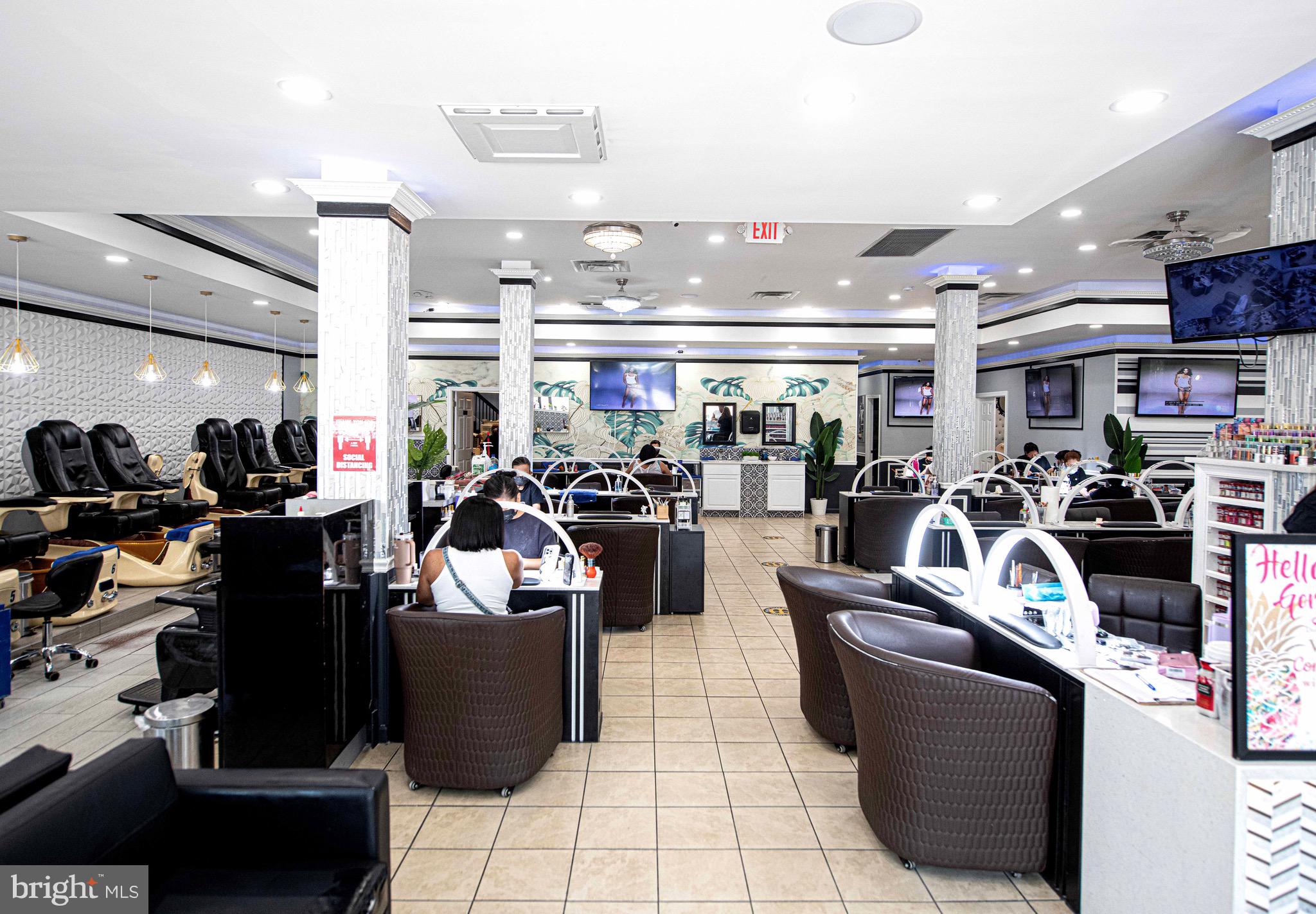 CHARLES VILLAGE - Commercial Sale