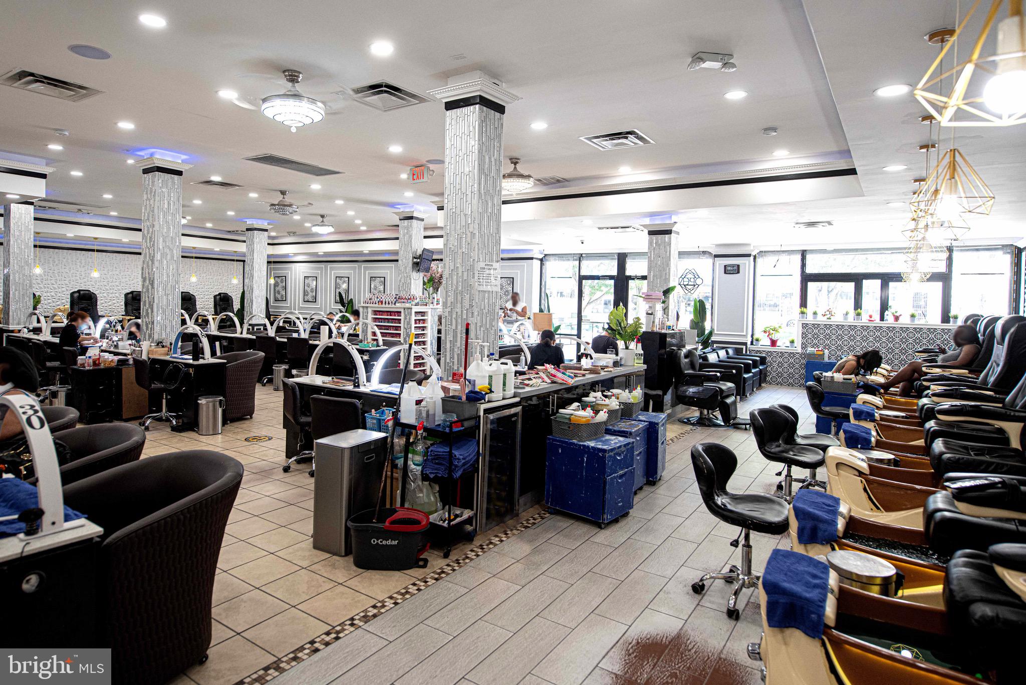 CHARLES VILLAGE - Commercial Sale