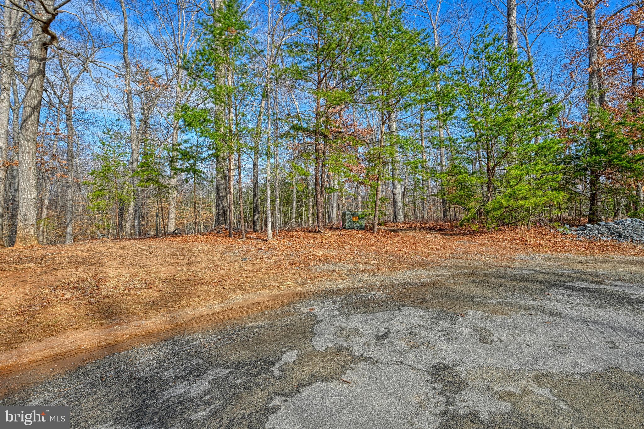 FRESHWATER ESTATES - Land