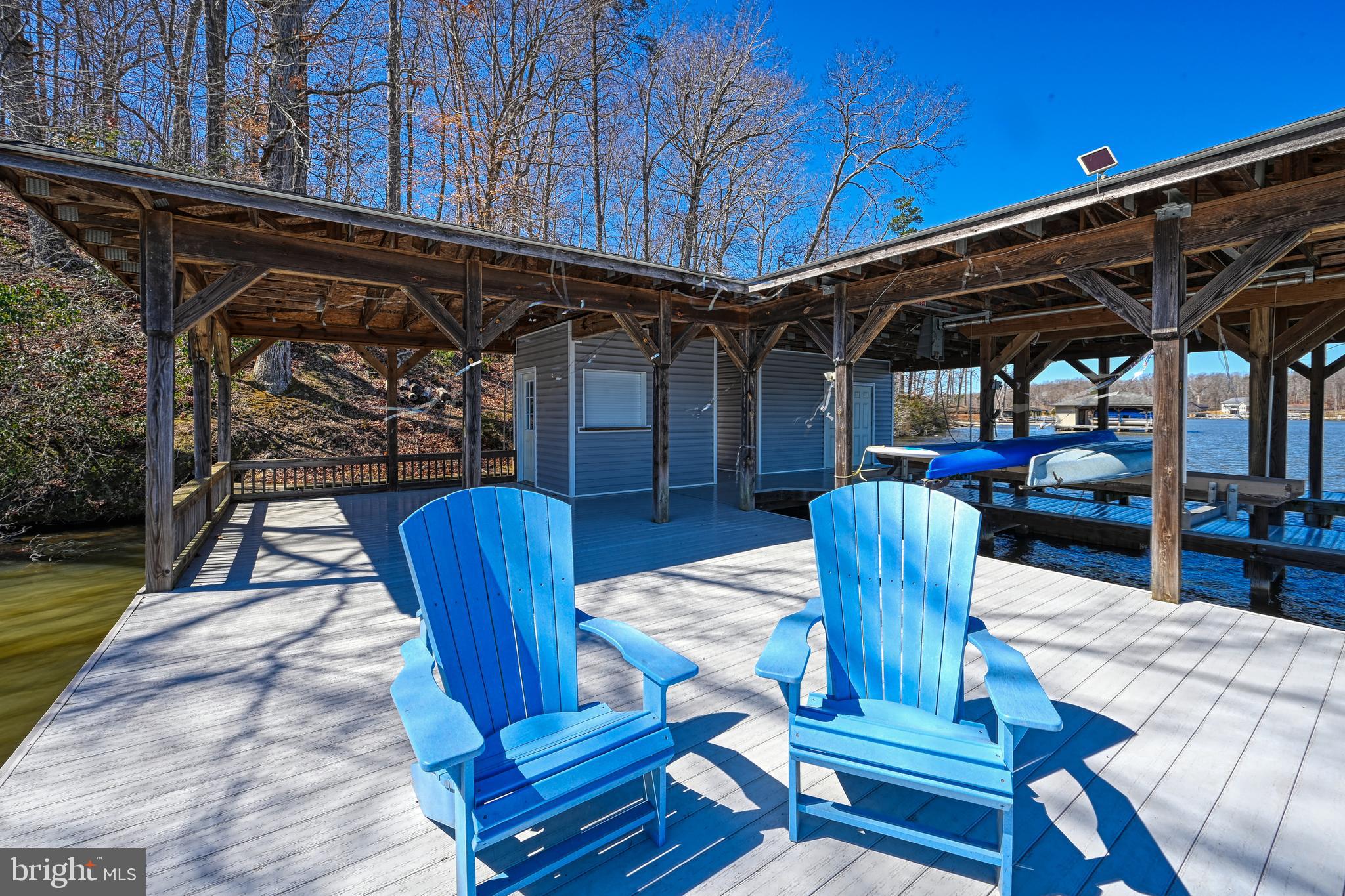 FRESHWATER ESTATES - Land