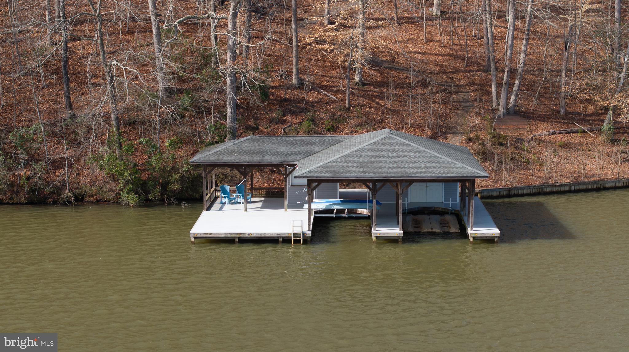 FRESHWATER ESTATES - Land