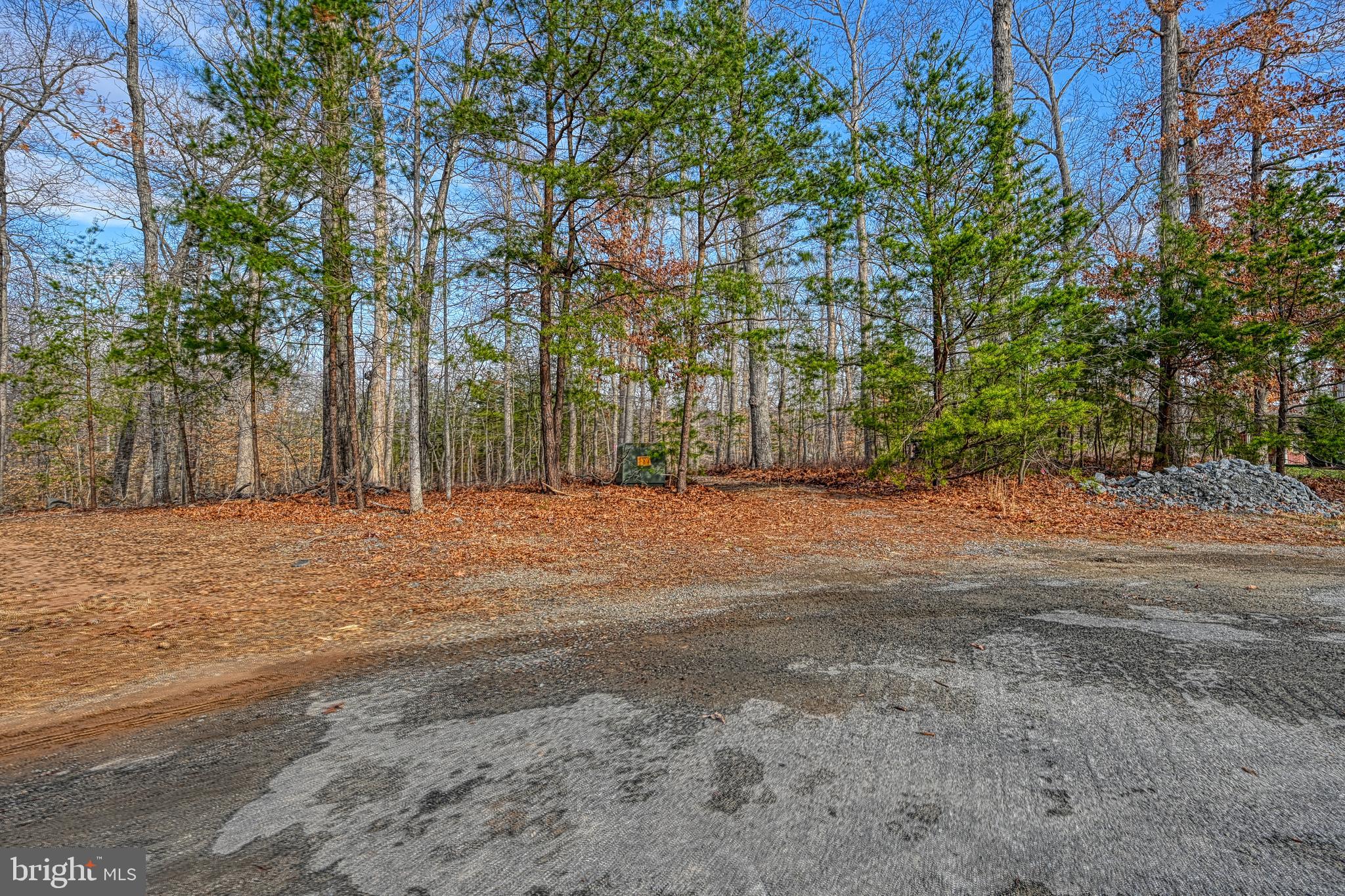 FRESHWATER ESTATES - Land