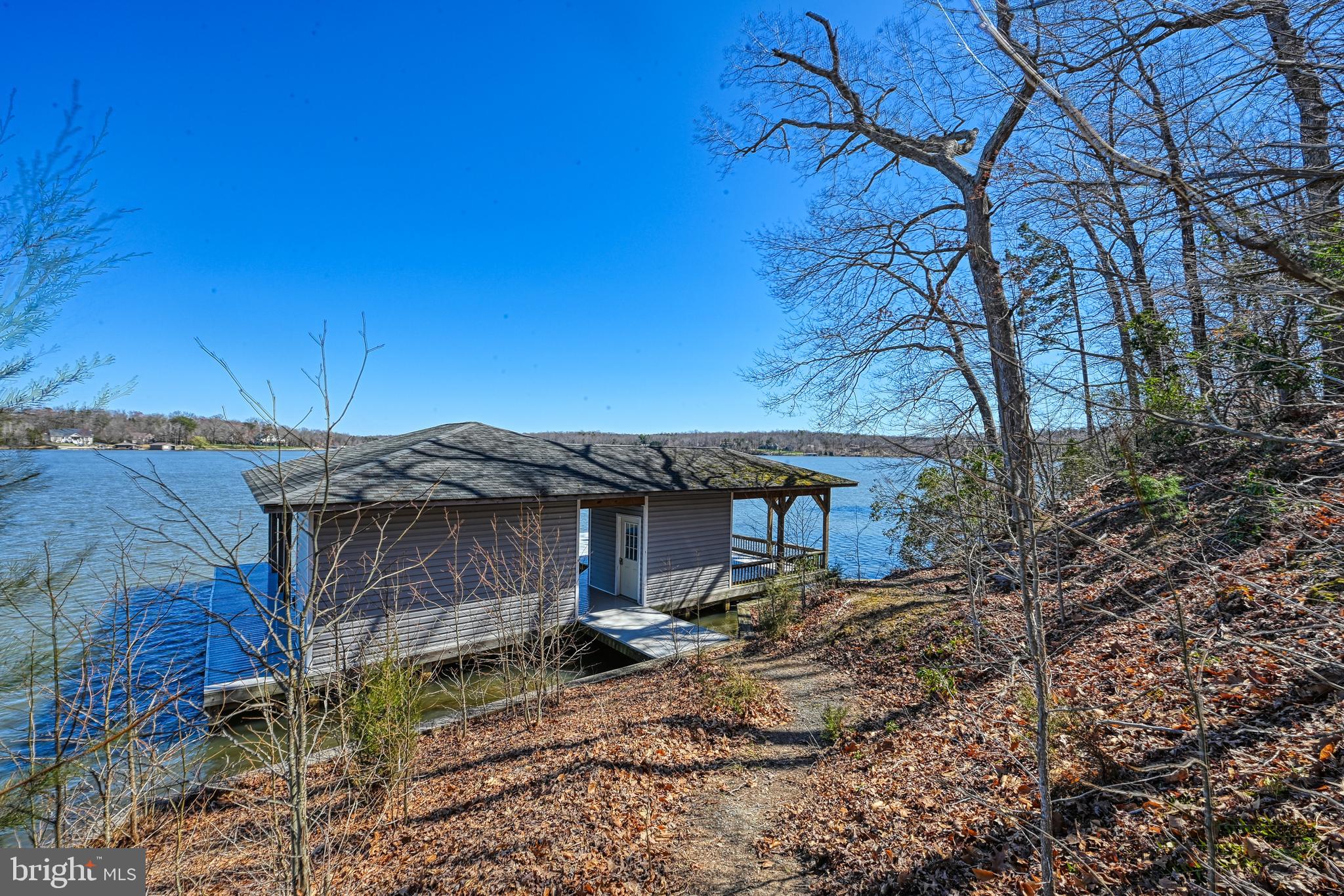 FRESHWATER ESTATES - Land