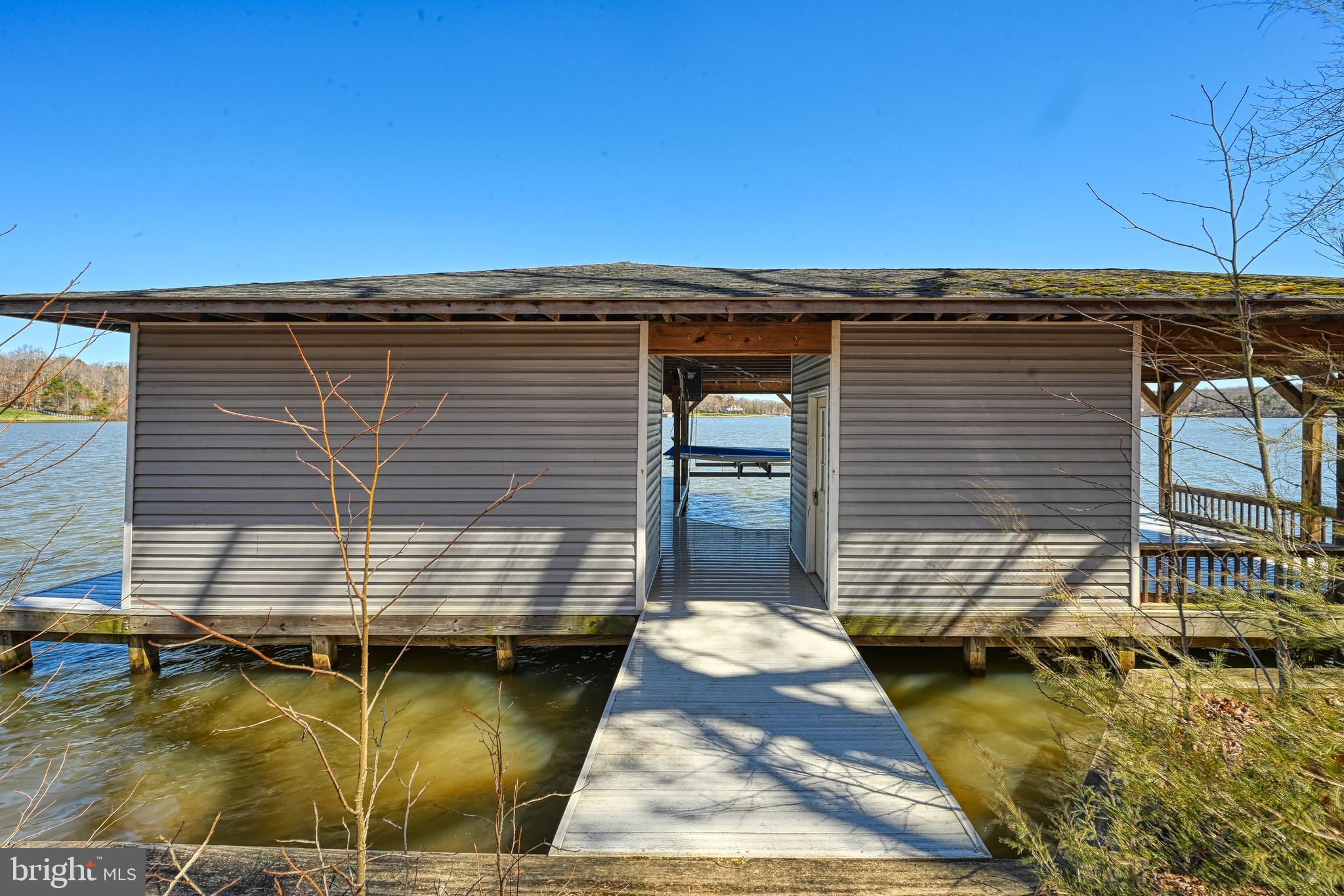 FRESHWATER ESTATES - Land