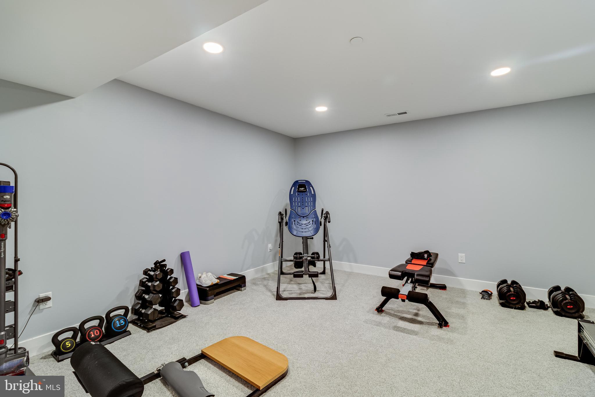 CLIFFTON ON THE POTOMAC - Residential