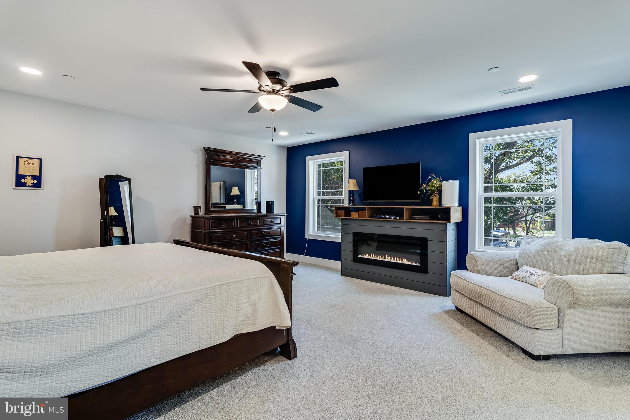 CLIFFTON ON THE POTOMAC - Residential