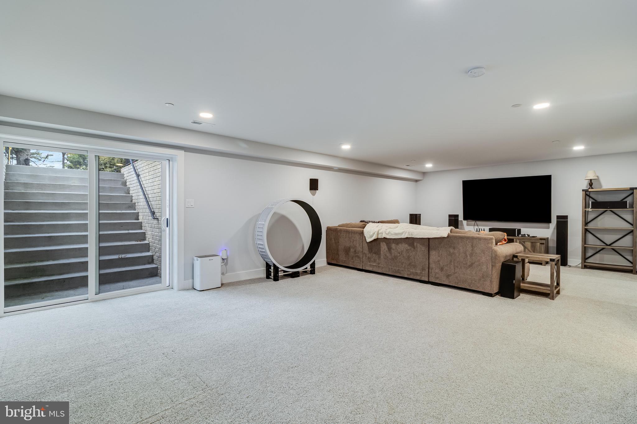 CLIFFTON ON THE POTOMAC - Residential