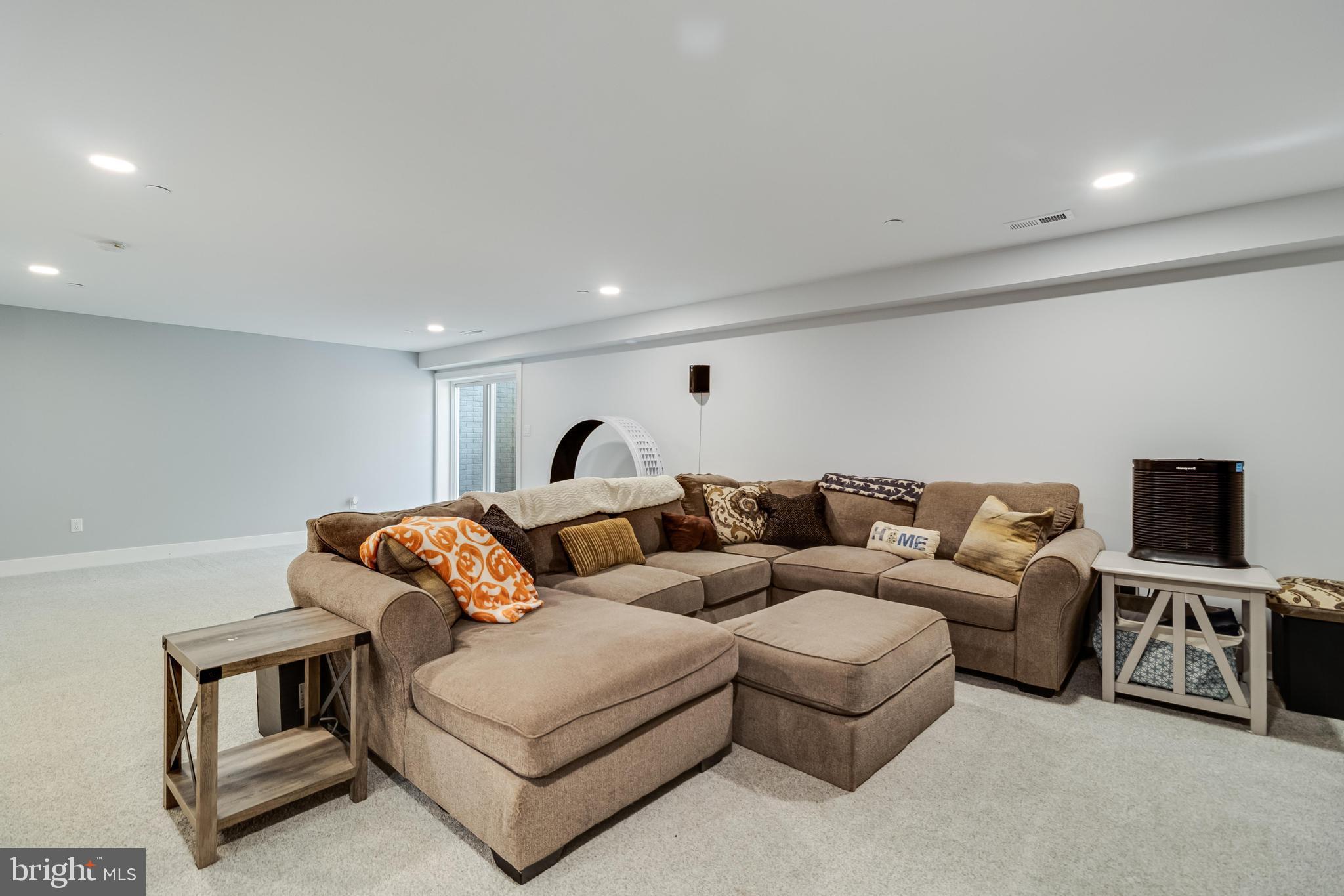 CLIFFTON ON THE POTOMAC - Residential